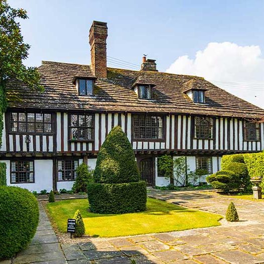 360 virtual property tours. This will take you to the page about what we offer for 360 property tours for selling your home